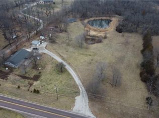 14298 Leavenworth Rd, Basehor, KS 66007