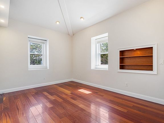 2nd image of 10 Beacon St APT 3