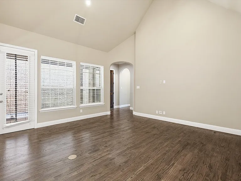 768 Huntingdon St — Photo 4