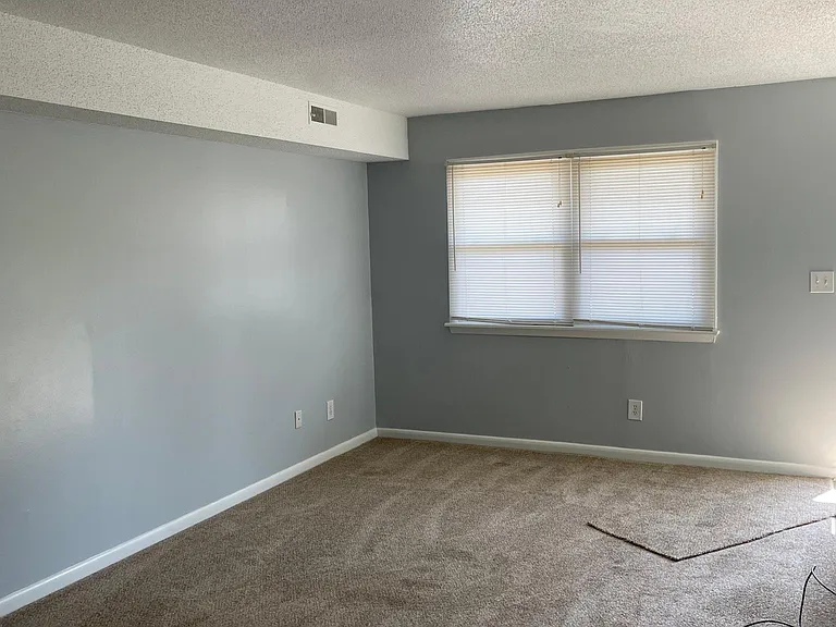 3752 W Stratford Rd — Photo 6