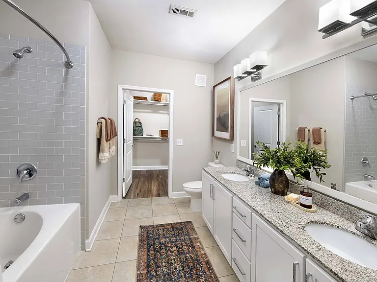 Reserve Decatur Apartments — Photo 10