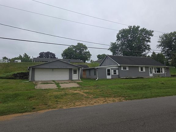 3rd image of 301 N Bluff St