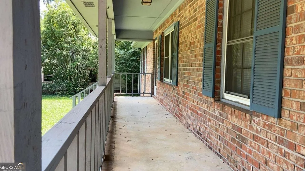 3 bed, 1.5 bath, 1125 sqft, $1,300 — Photo 3