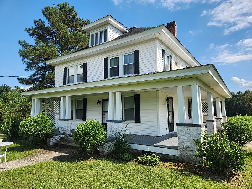 North Side - Front View of Apartment A