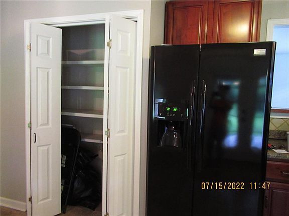 5th image of 848 Oak Ave