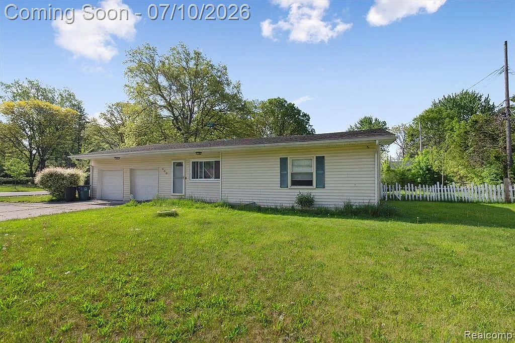 3 bed, 2.0 bath, 1695 sqft, $2,500 — Photo 3