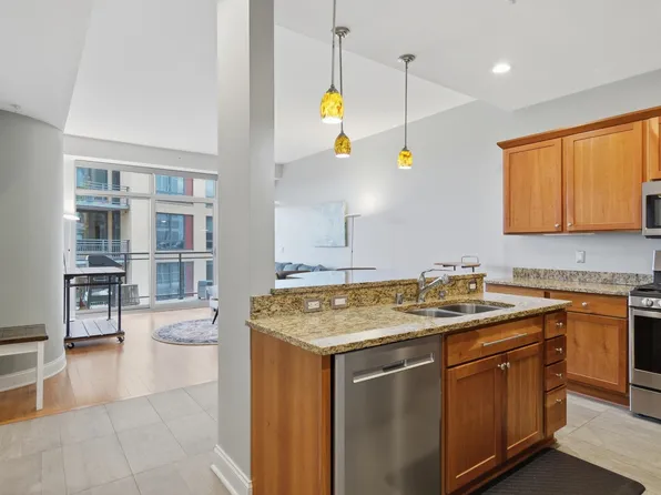 625 N Segoe Rd Unit 610, Madison, WI 53705