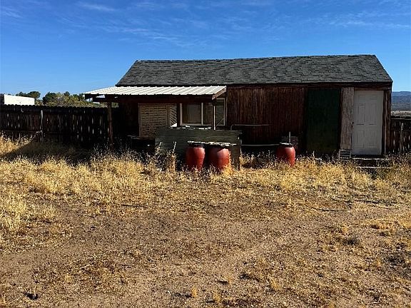 3rd image of 44243 Chapman Rd