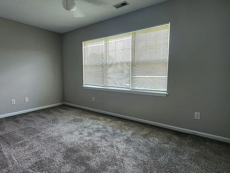 87 Century Ct — Photo 16