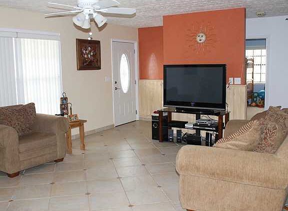 3rd image of 461 SW Peach Street