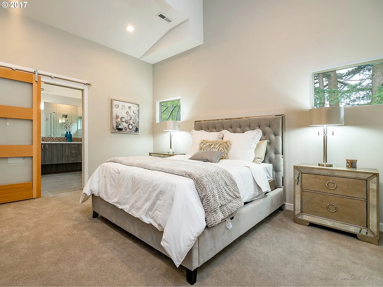 4 bed, 2640 sqft, $4,095 — Photo 2