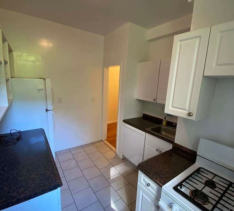 2nd image of 35 Orange St #1AB