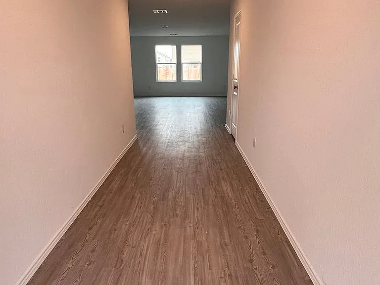 5466 Daphne Path — Photo 2