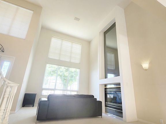 4th image of 1421 Madrona Pl