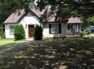 3207 Dantzler St, Moss Point, MS 39563