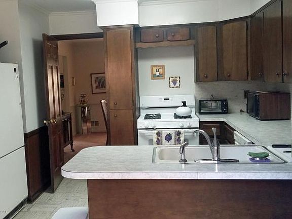 4th image of 210 Richdale Rd