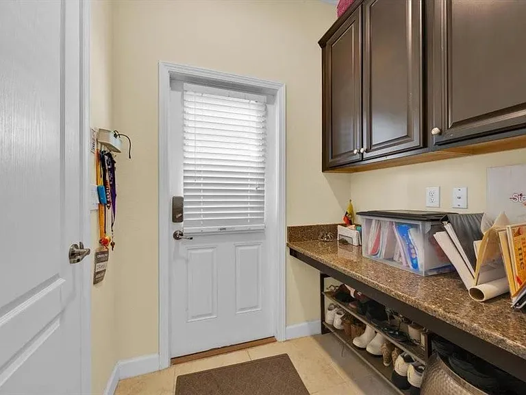 7401 Ella Ln — Photo 27