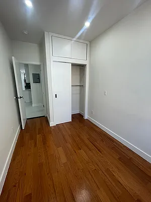 Rented by New York Realty Minimax Inc | media 5