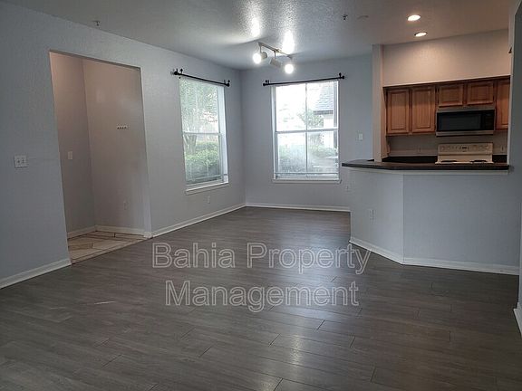 5th image of 6063 Westgate Dr APT 112