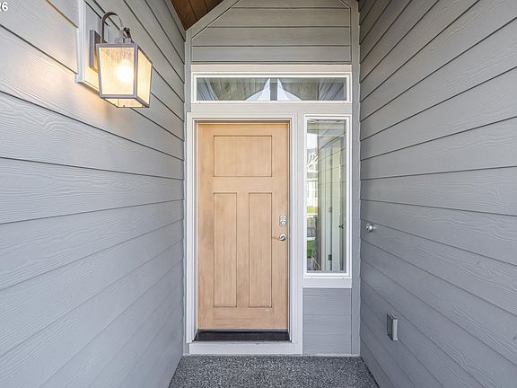 3rd image of 2353 SE 27th St