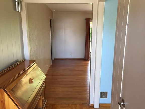 3rd image of 1955 Holly St