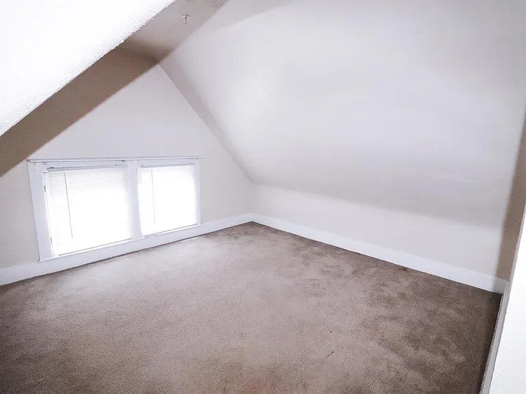 2615 Eden Avenue — Photo 15