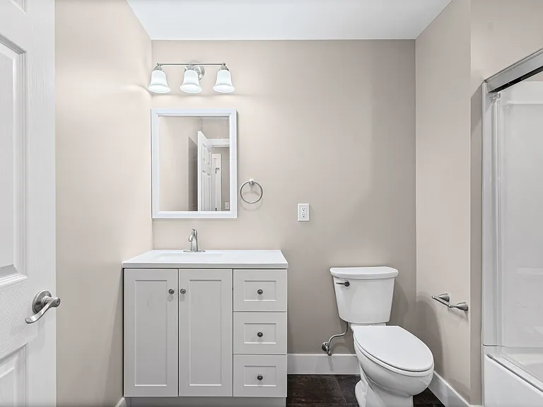 521 Warren St #4 — Photo 10