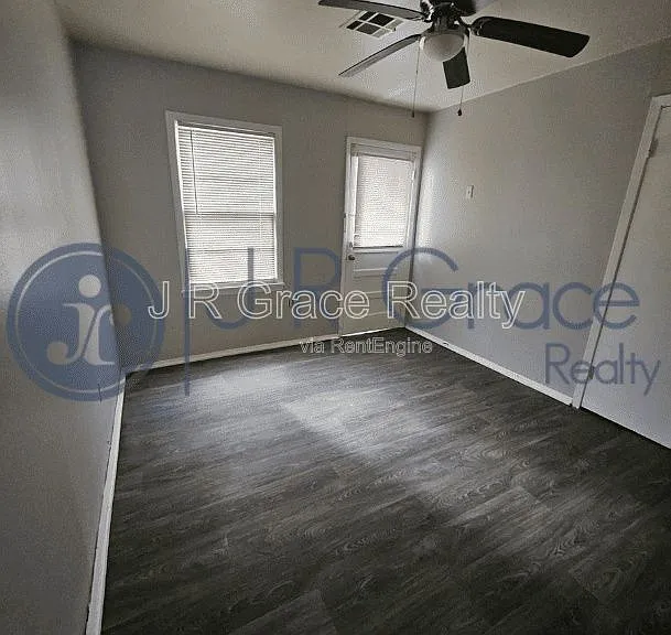 602 E Navarro Ave — Photo 7