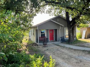 606 Fannin St, Nocona, TX 76255