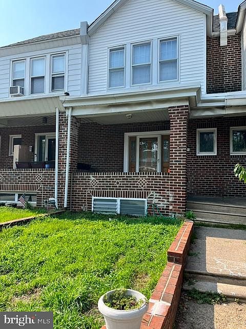 1st image of 638 Roxborough Ave