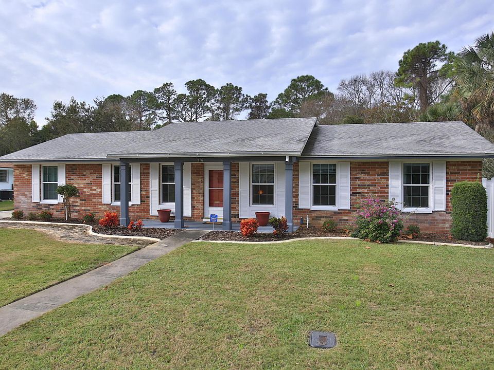 1st image of 216 W Lindenwood Cir