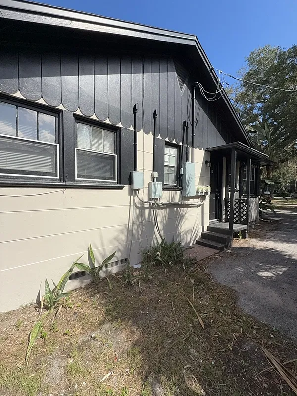 3 bed, 2.0 bath, 1250 sqft, $1,995 — Photo 2