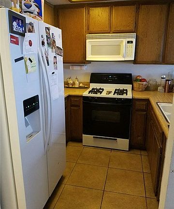 5th image of 21906 Belshire Ave Unit 205