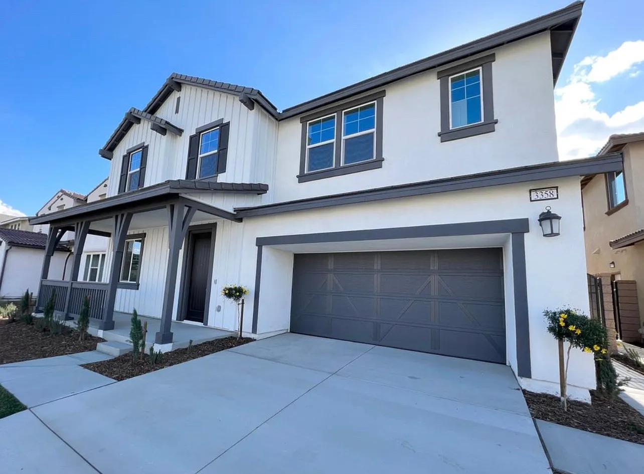 3358 E Garrick St — Photo 1