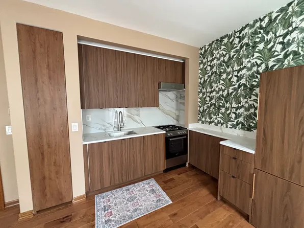 7164 70th St #2, Glendale, NY 11385