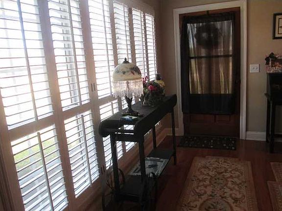 Front - close up of porch area