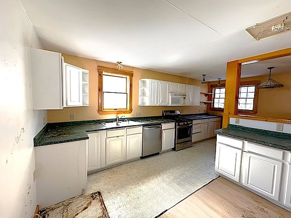 5th image of 500 Brook Road