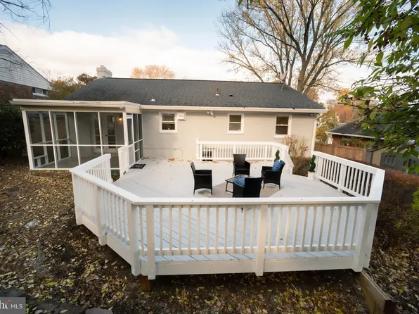 877 Patrick Henry Dr, Arlington, VA 22205