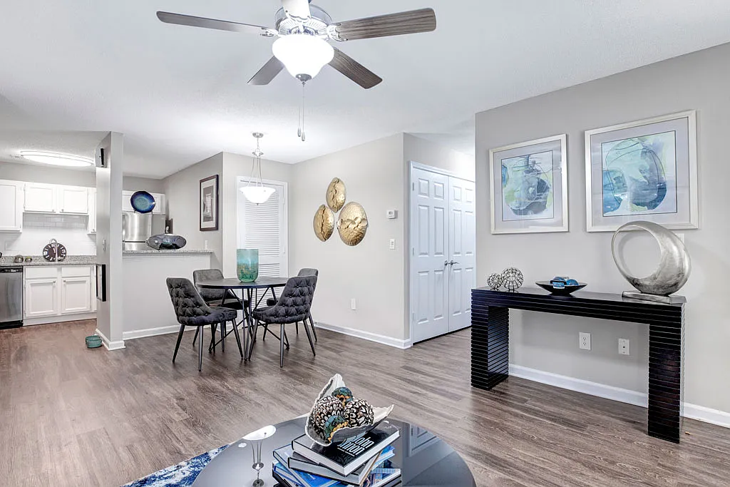 Bellingham Apartment Homes — Photo 4
