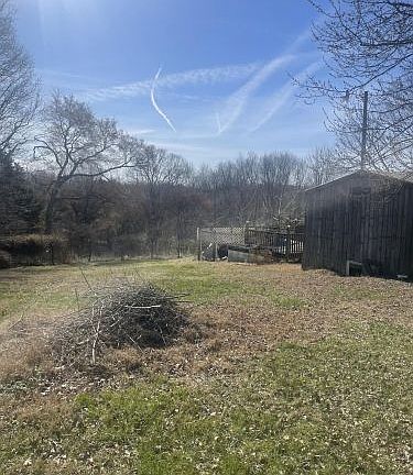 5th image of 306 Tucker Ln