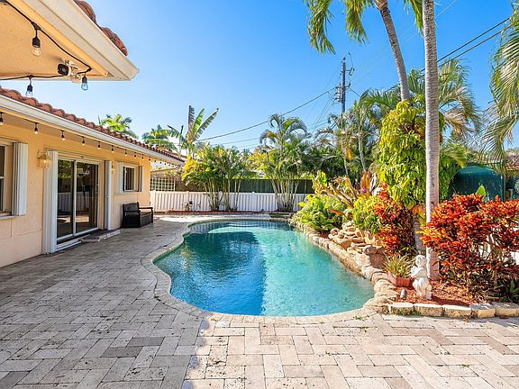 2nd image of 451 NE 25th Terrace