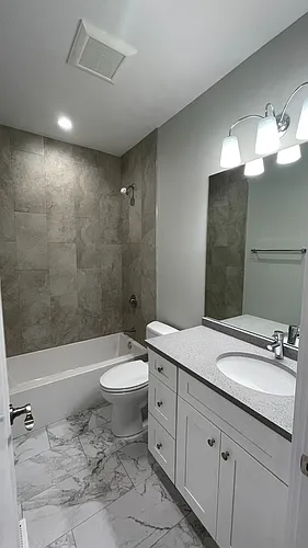 5522 W Higgins Ave #2E Photo 1 5522 W Higgins Ave #2E Photo 1