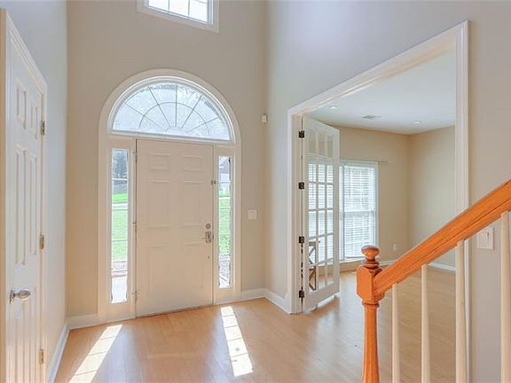3rd image of 2095 Fairport Way