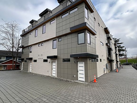 3rd image of 9127 50th Ave S #A-d