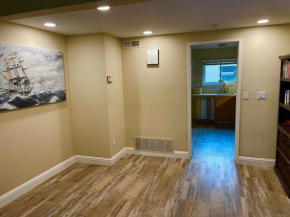 3rd image of 518 Village Cir #518