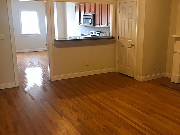 4th image of 815 N 26th St
