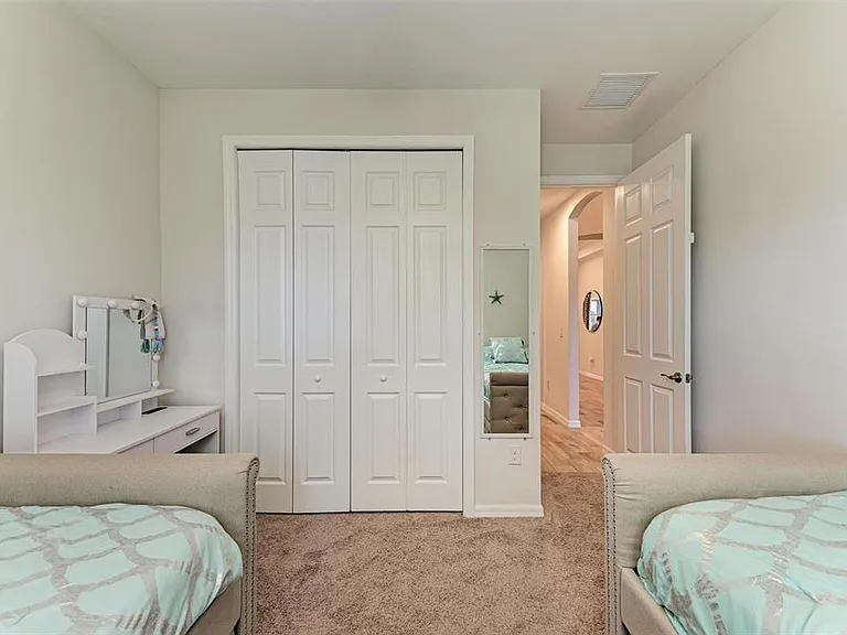 228 Maraviya Blvd — Photo 34