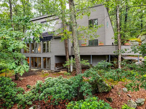 26 Fowler St, Upton, MA 01568