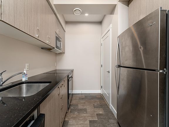 5th image of 458 Allard Blvd SW
