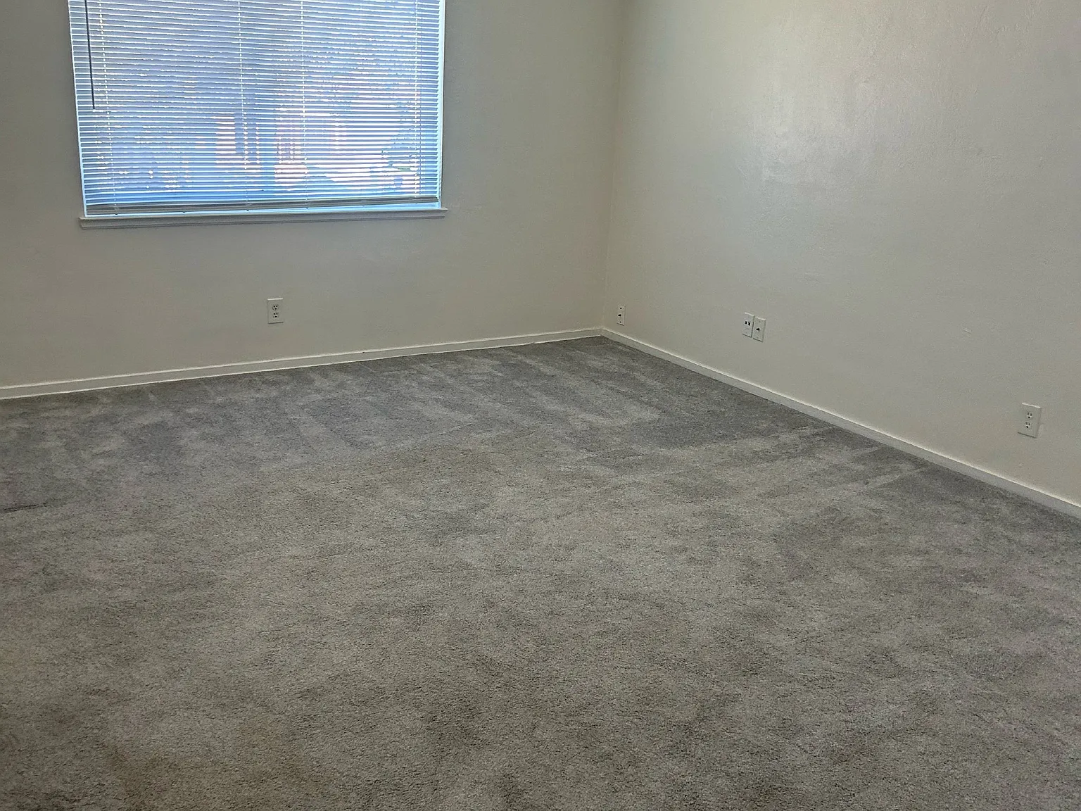 2 bed, 900 sqft, $2,350 — Photo 4